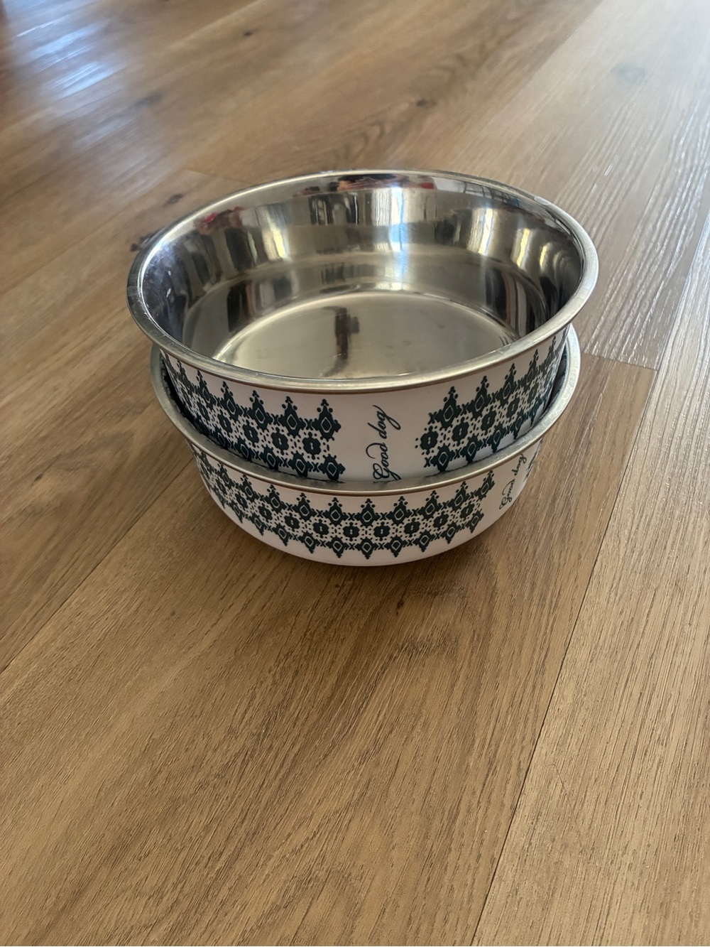 Set of 2 Vintage Style Enamel Pet Bowls Black White Pattern Stainless Rim EUC - Picture 7 of 7